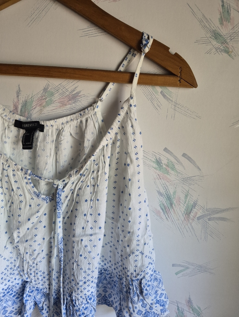 Forever 21 White Blue Flowy Tank Top Small - Picture 2 of 9